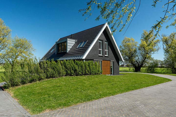 Vrijstaande woning te koop: Molenweg 4, Hitzum