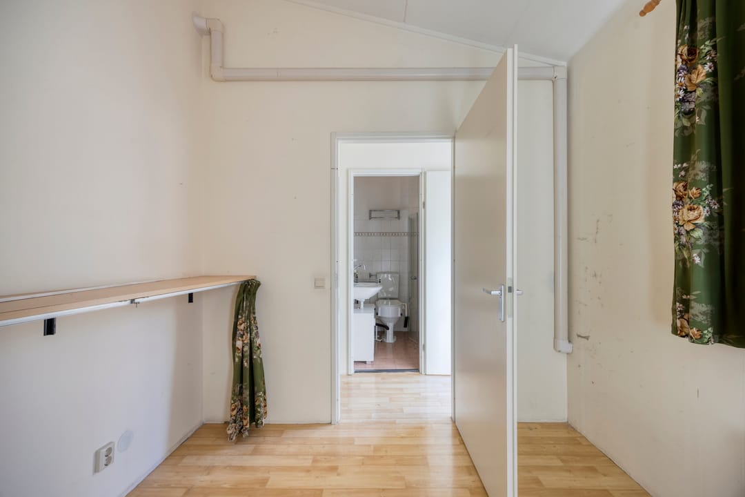Corner house with sunny garden in family-friendly Bergse Plaat neighborhood — 16