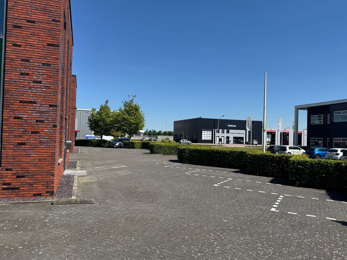 Bekijk foto 4 van Hermes 4