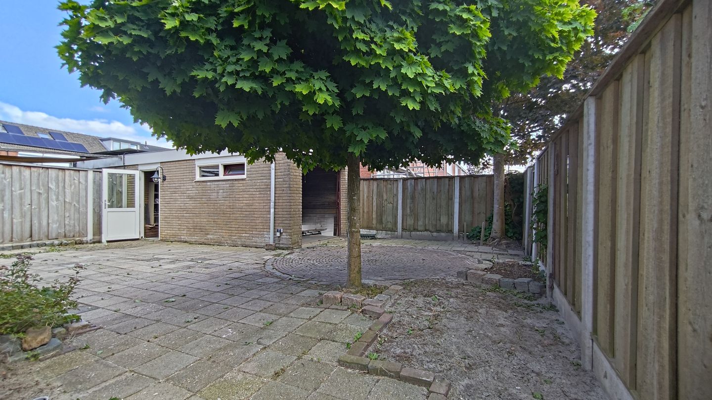 Photo 20 of Trompstraat 2