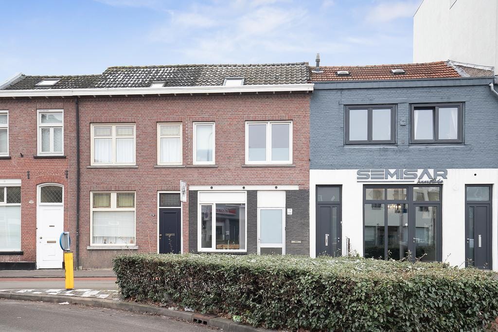 Photo 21 of Bisschop Zwijsenstraat 119