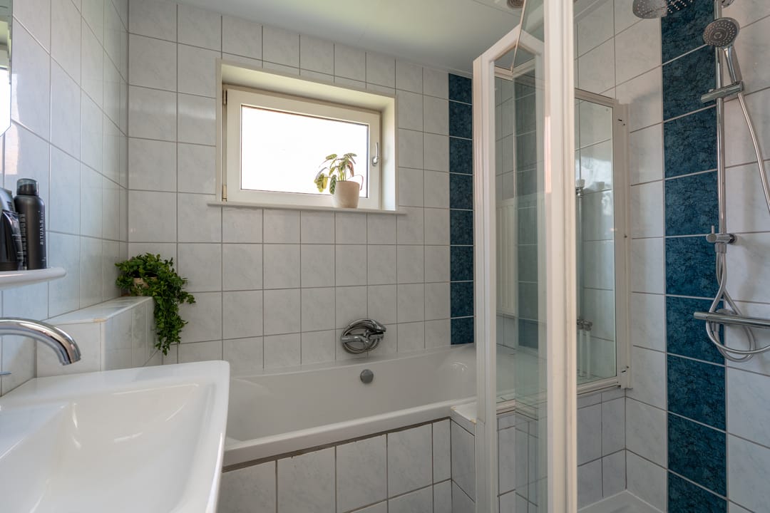 Photo 22 of Spoorstraat 85