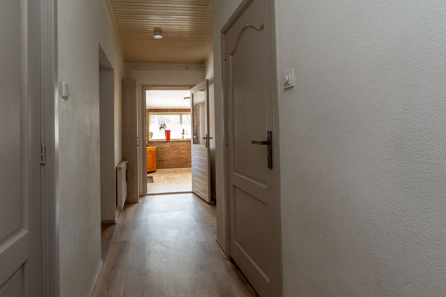 Photo 14 of Spoorstraat 85