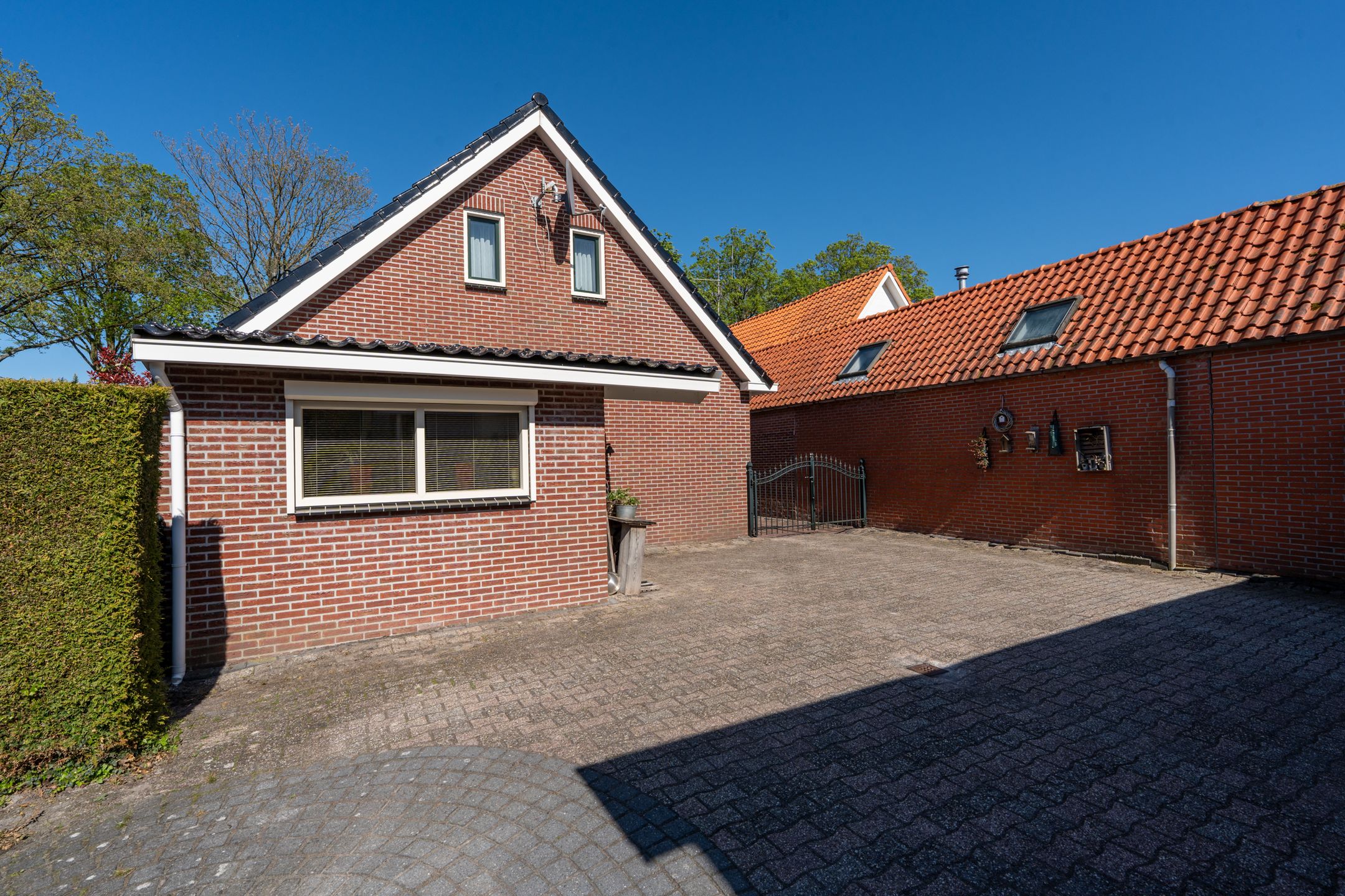 Photo 48 of Spoorstraat 85
