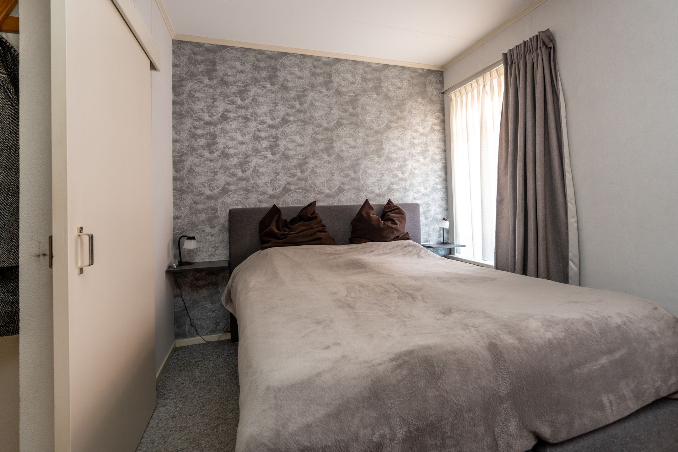 Photo 18 of Spoorstraat 85