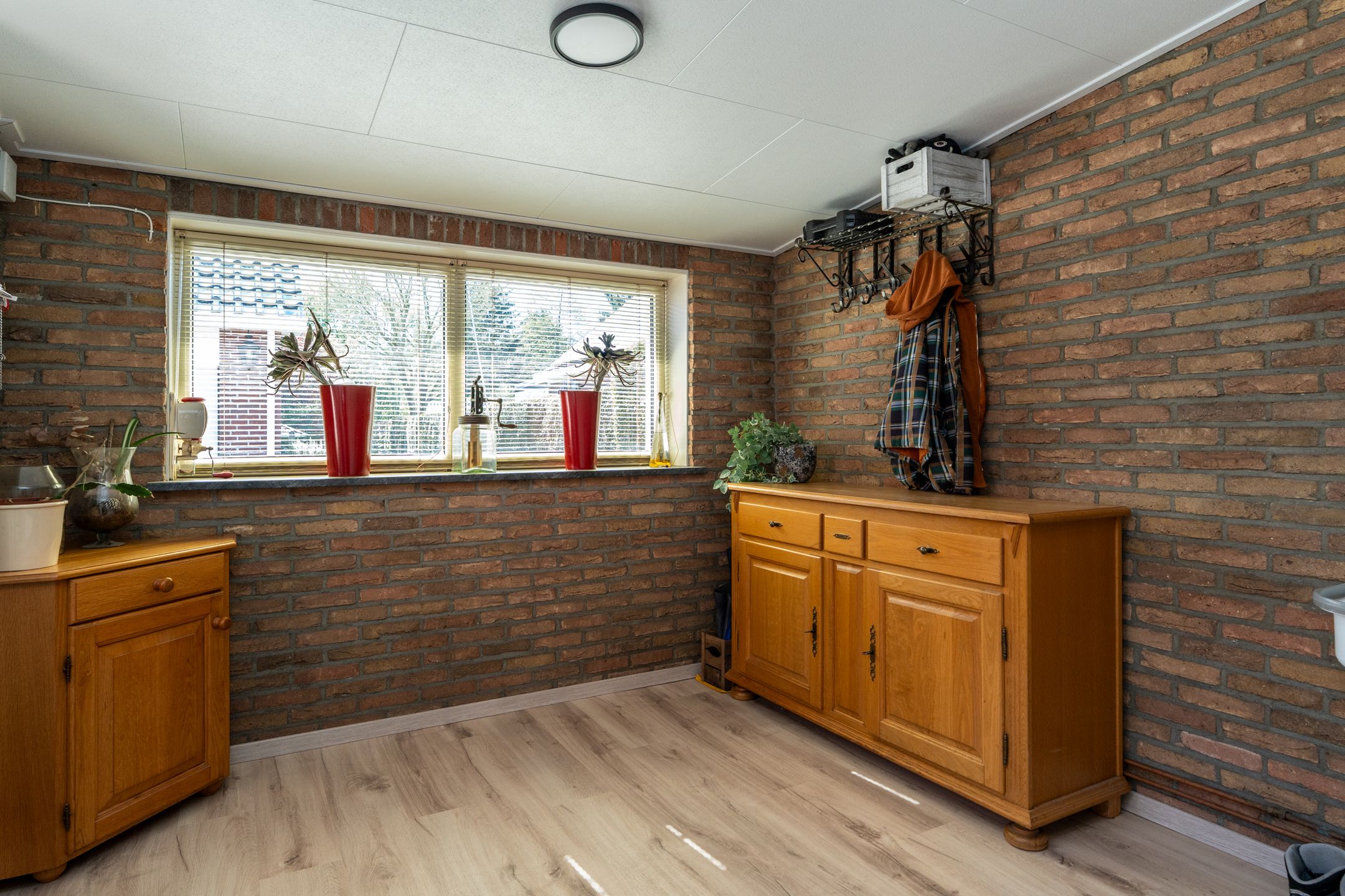 Photo 15 of Spoorstraat 85
