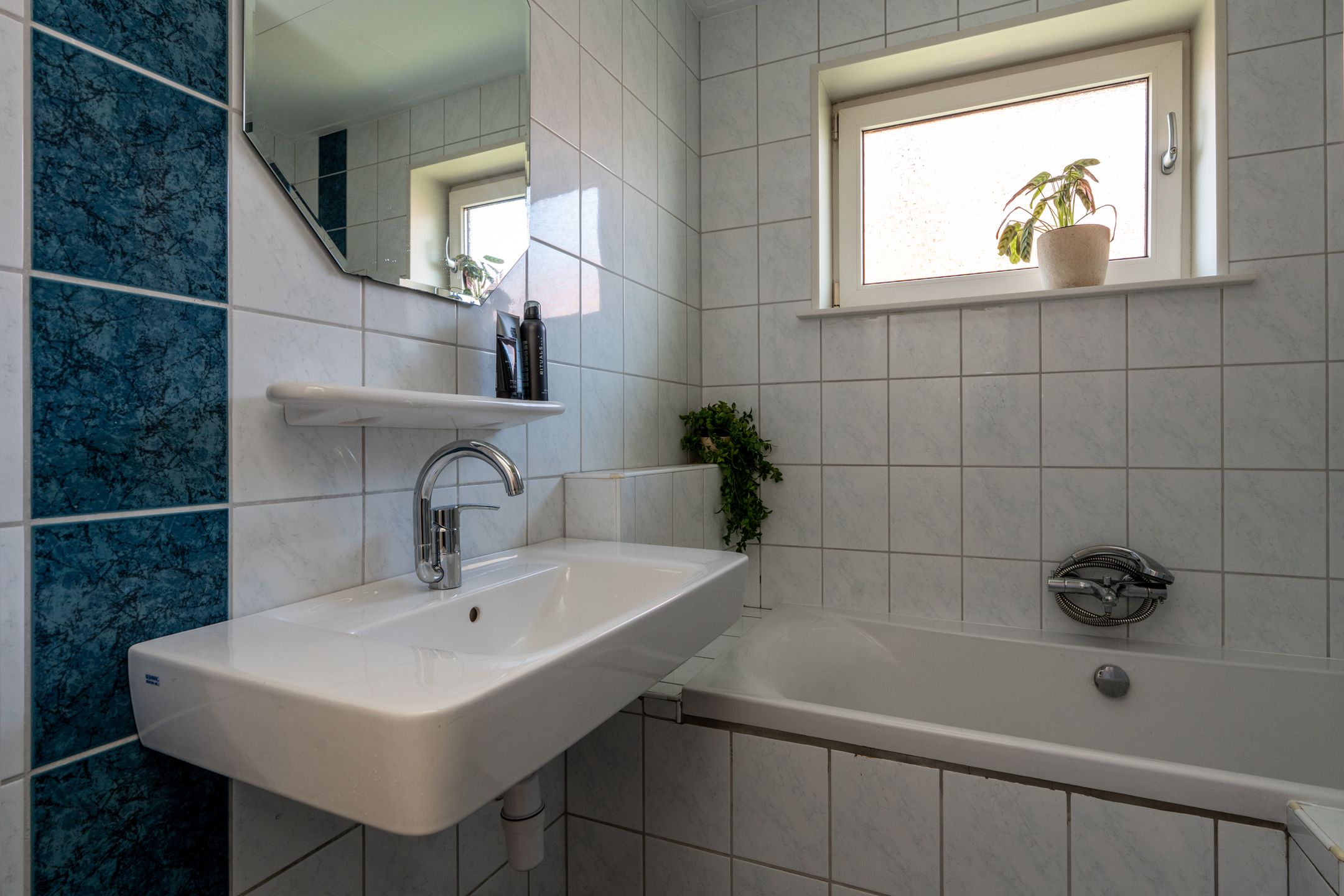 Photo 21 of Spoorstraat 85