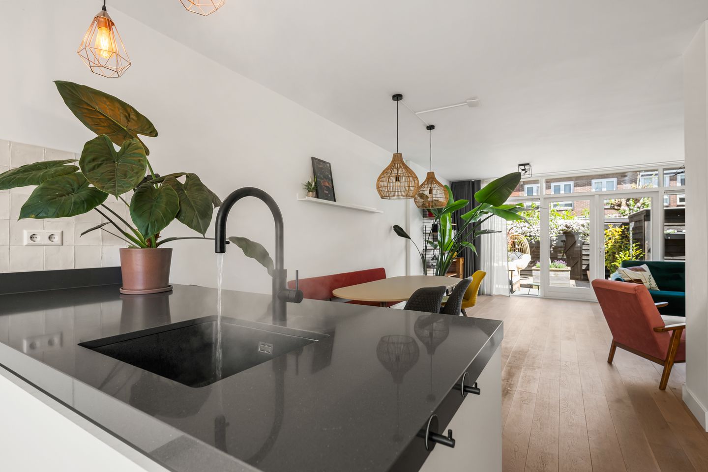 Photo 14 of Von Weberstraat 35