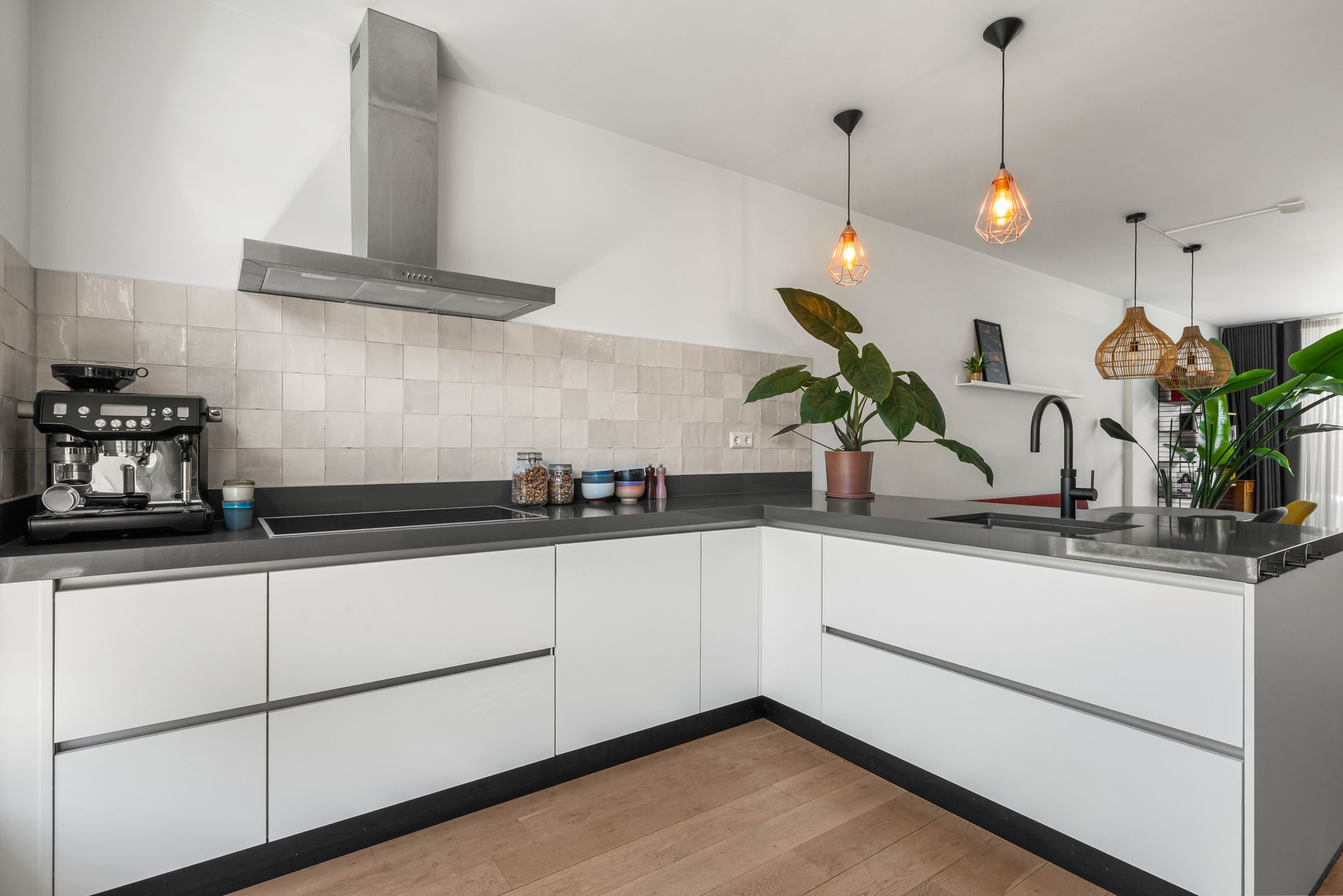 Photo 3 of Von Weberstraat 35