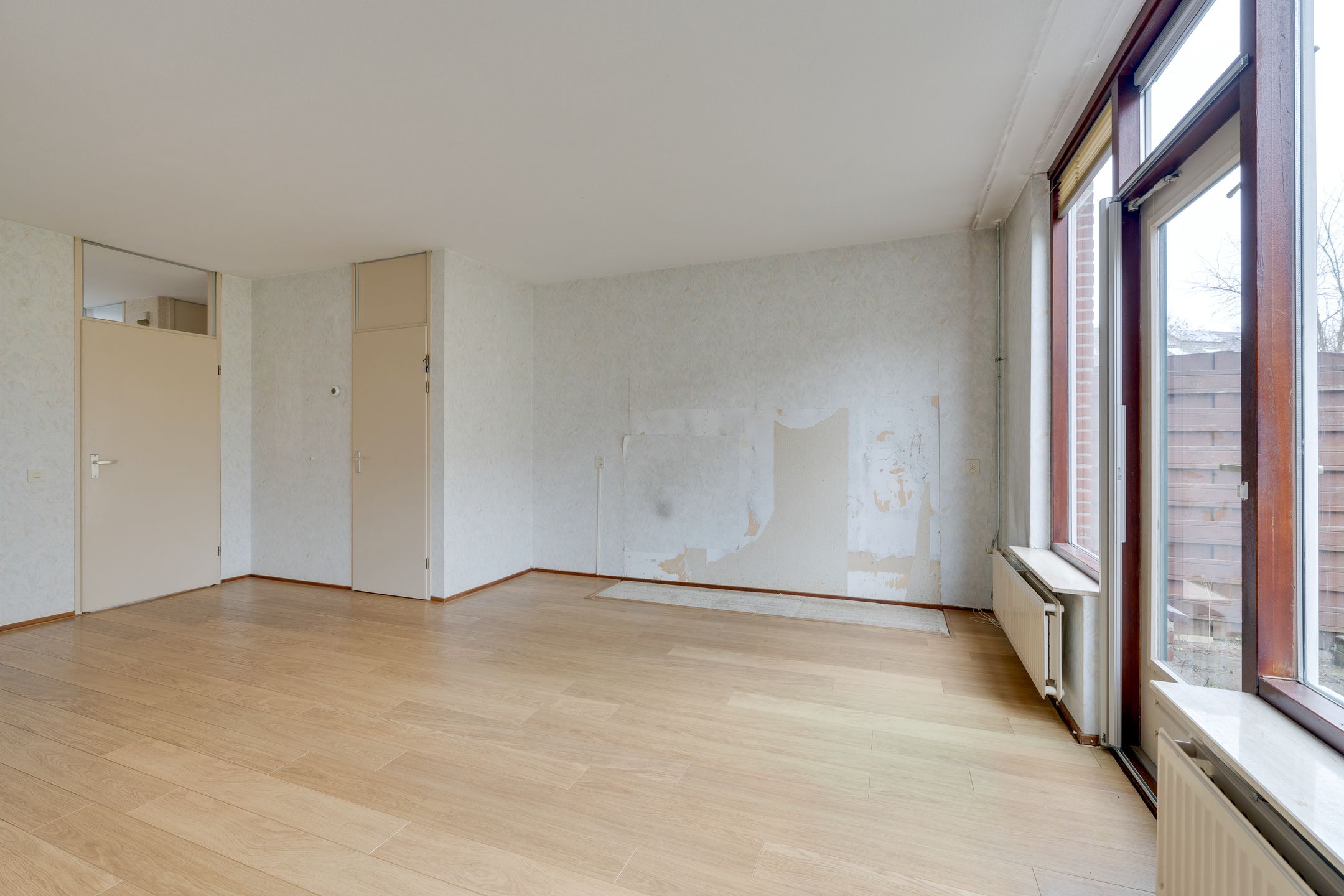 Spacious Family Home with Sunny Garden Near De Mare Shopping Center — 9