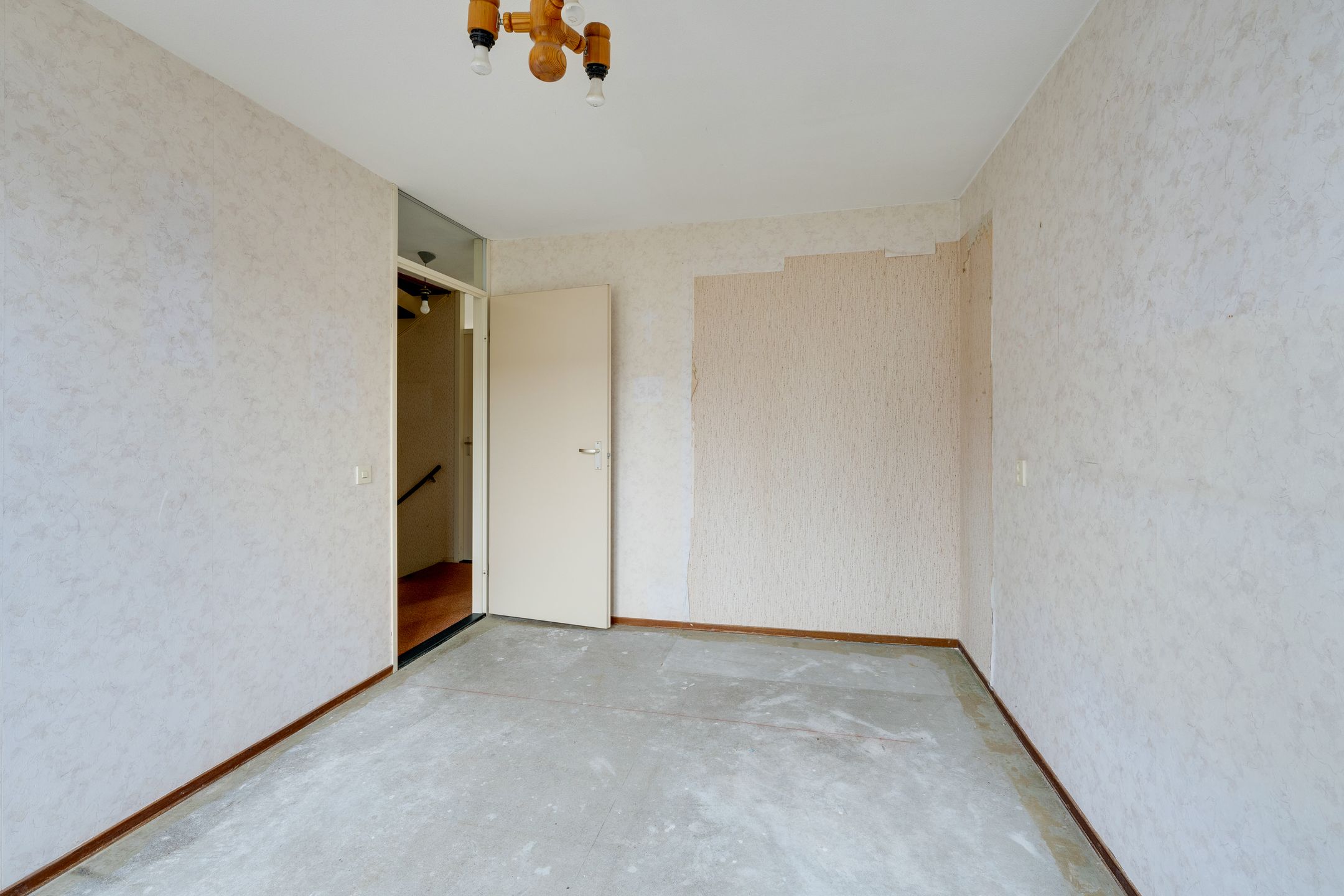 Spacious Family Home with Sunny Garden Near De Mare Shopping Center — 21