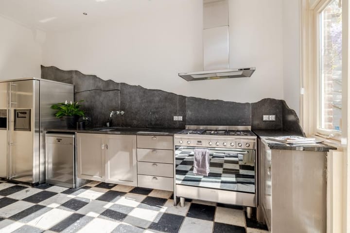 Tussenwoning te koop: Burgemeester Passtoorsstraat 38, Breda