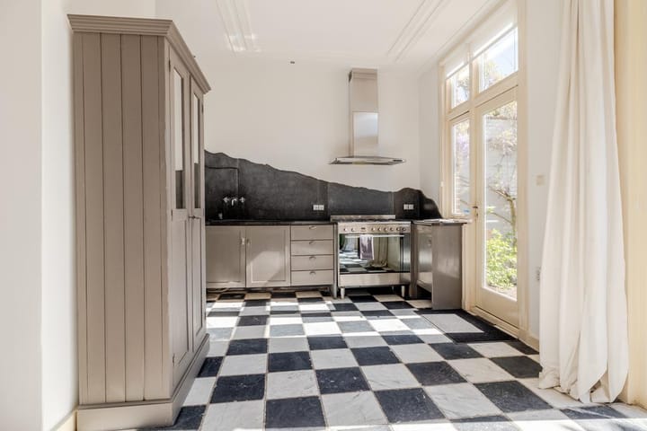 Tussenwoning te koop: Burgemeester Passtoorsstraat 38, Breda