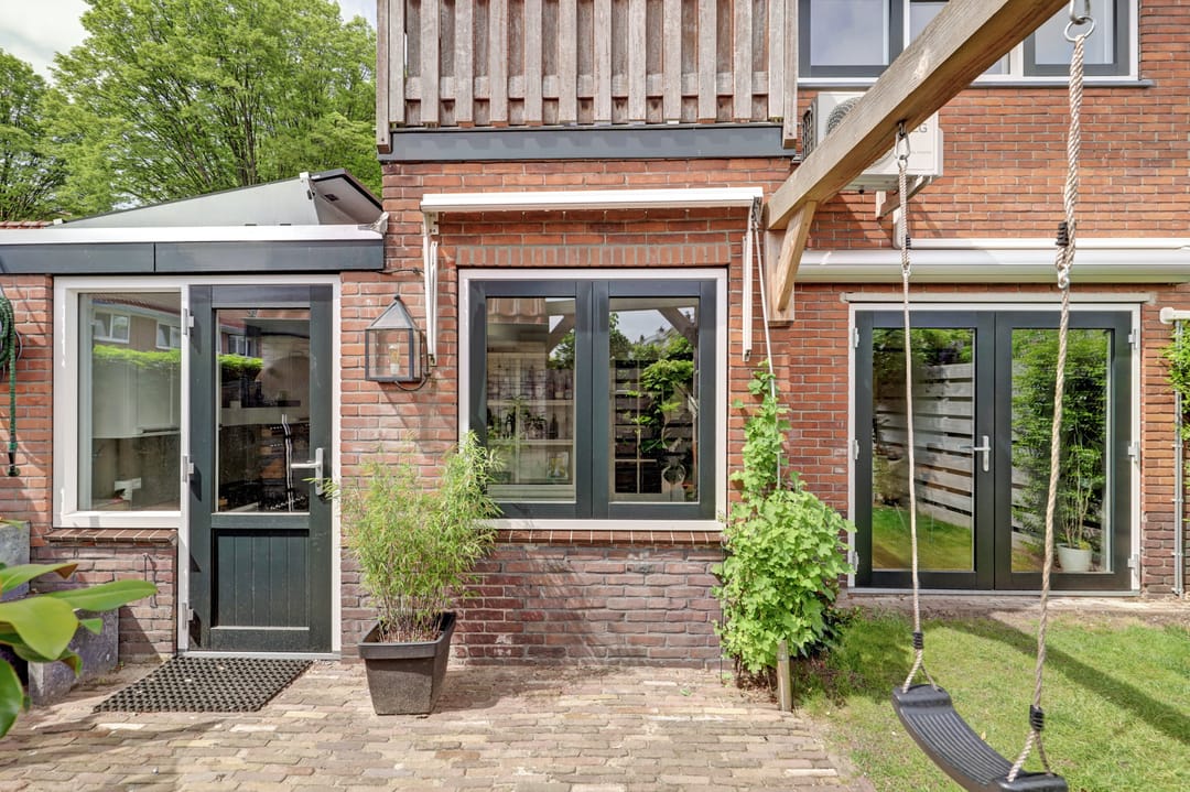 Photo 32 of Radiostraat 68