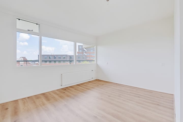 Photo 4 of Merelstraat 136