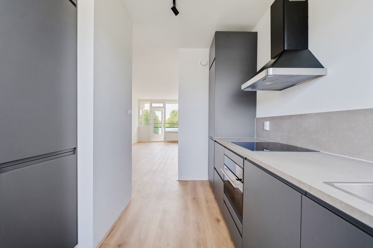 Photo 14 of Merelstraat 136