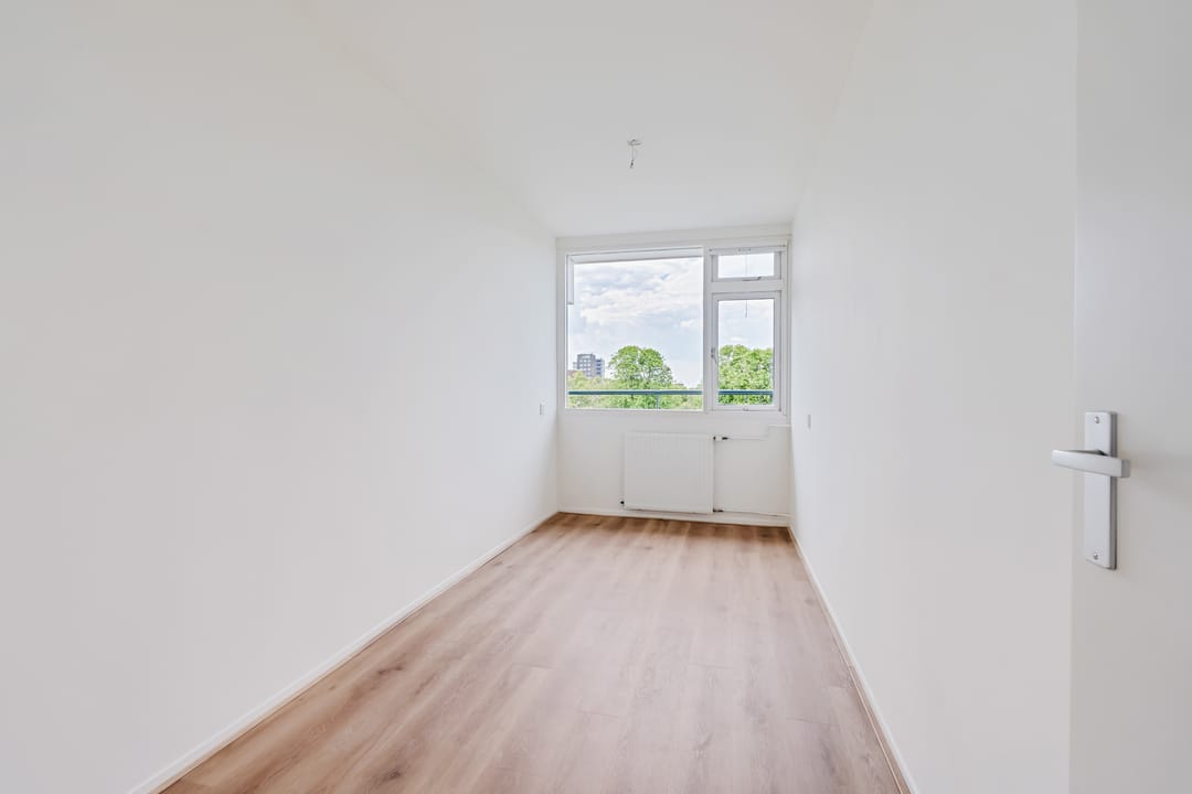 Photo 16 of Merelstraat 136