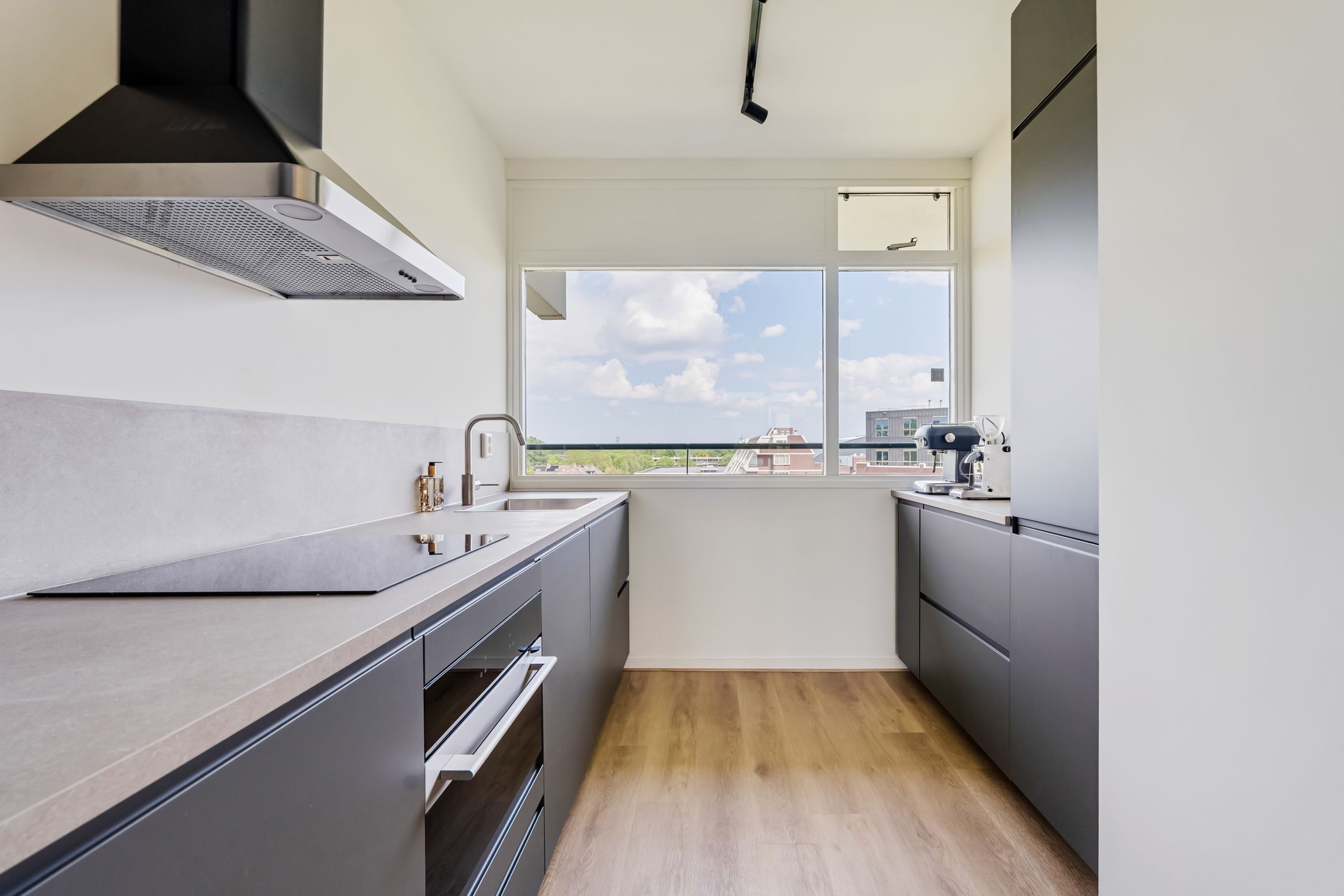 Photo 3 of Merelstraat 136