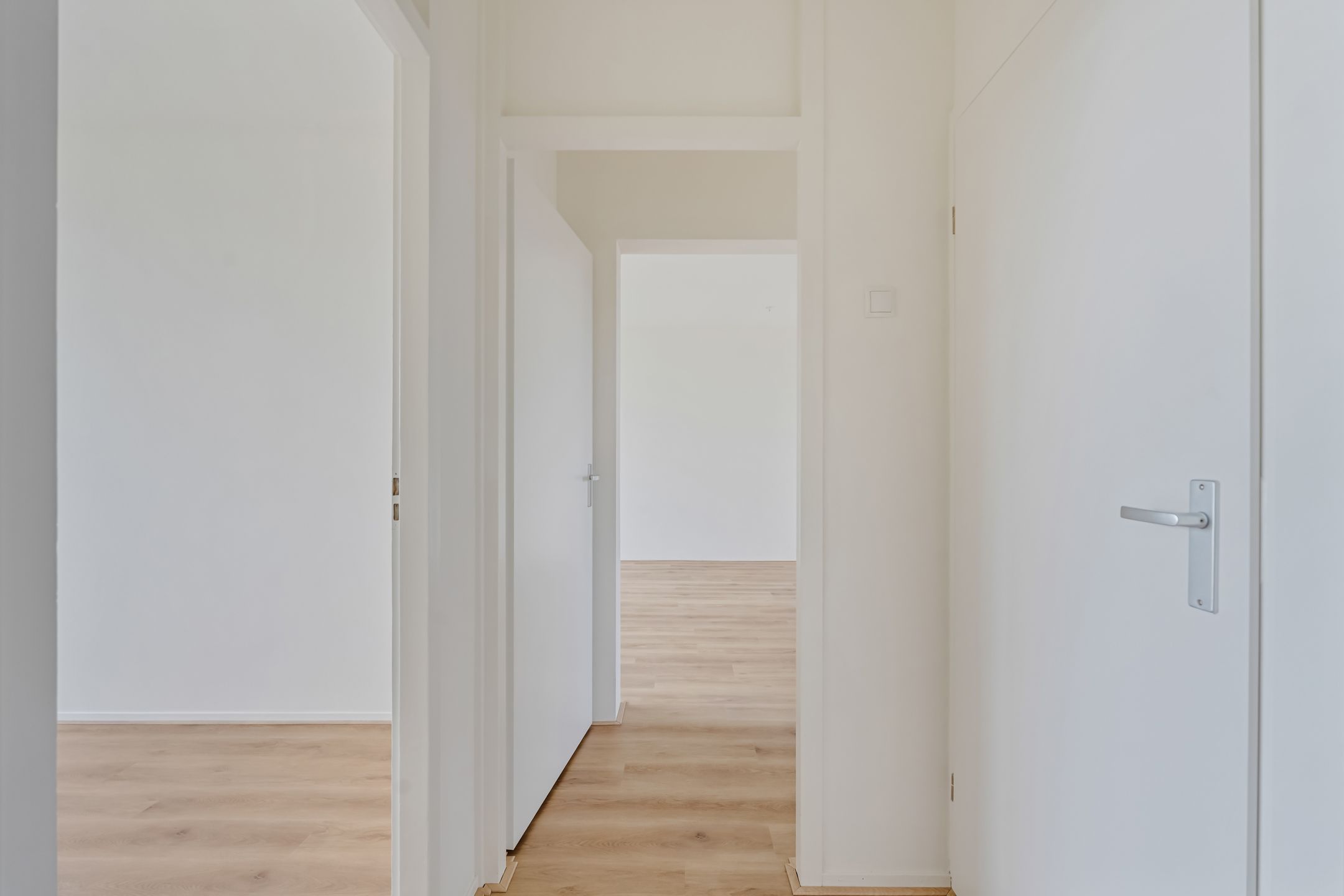 Photo 15 of Merelstraat 136