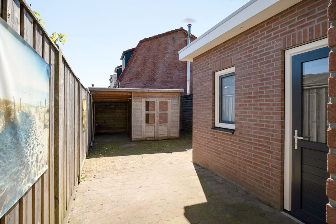 Foto 23 van Tjibbe Knolstraat 24