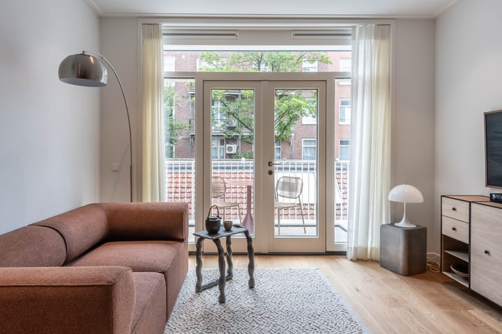 Photo 4 of Derde Helmersstraat 7-B
