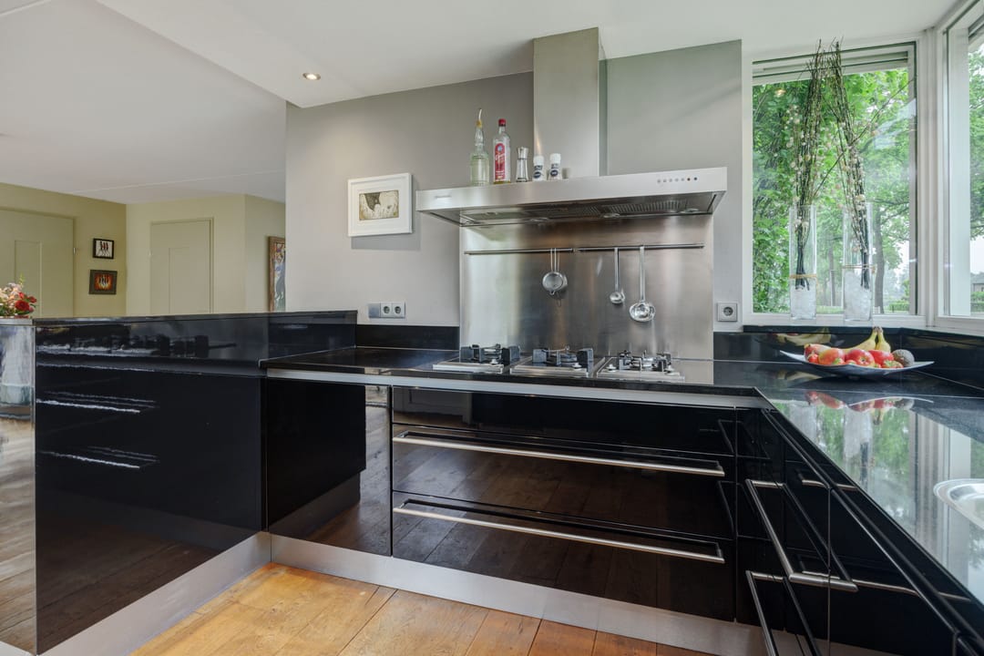Photo 11 of Willi Martinalistraat 48