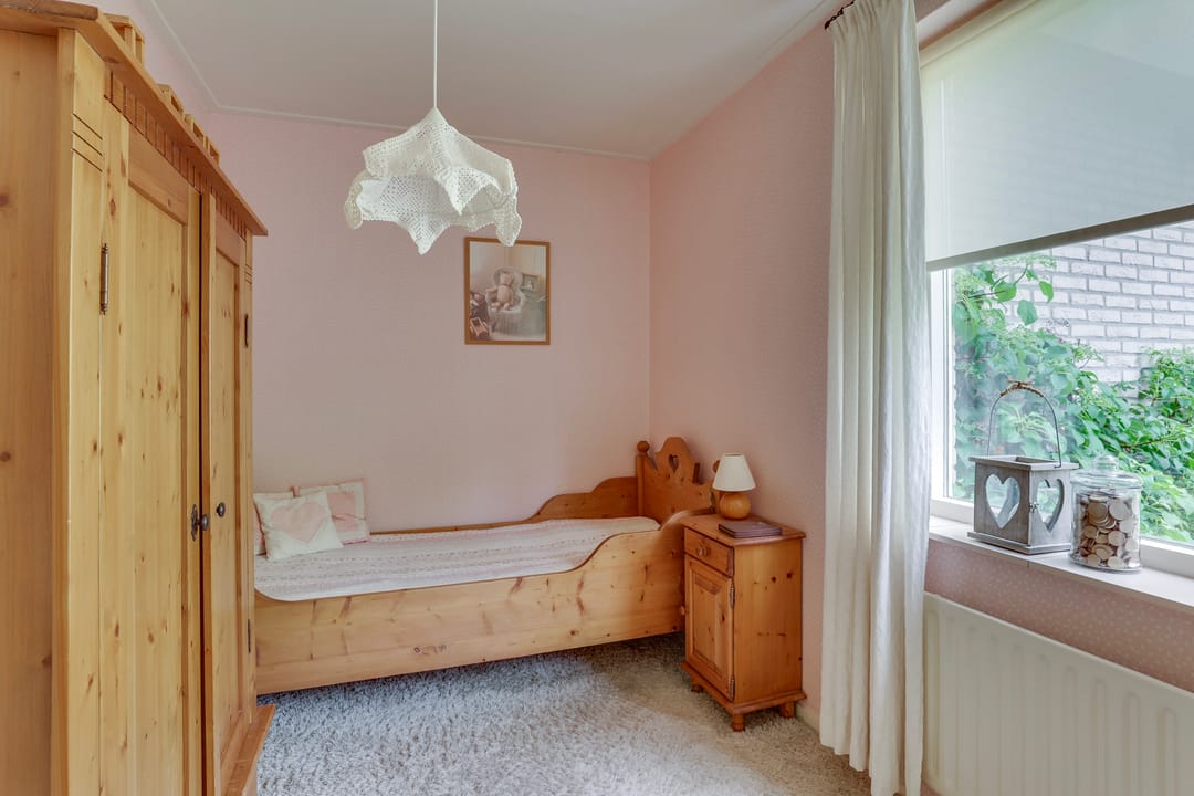 Photo 38 of Roerdomp 36