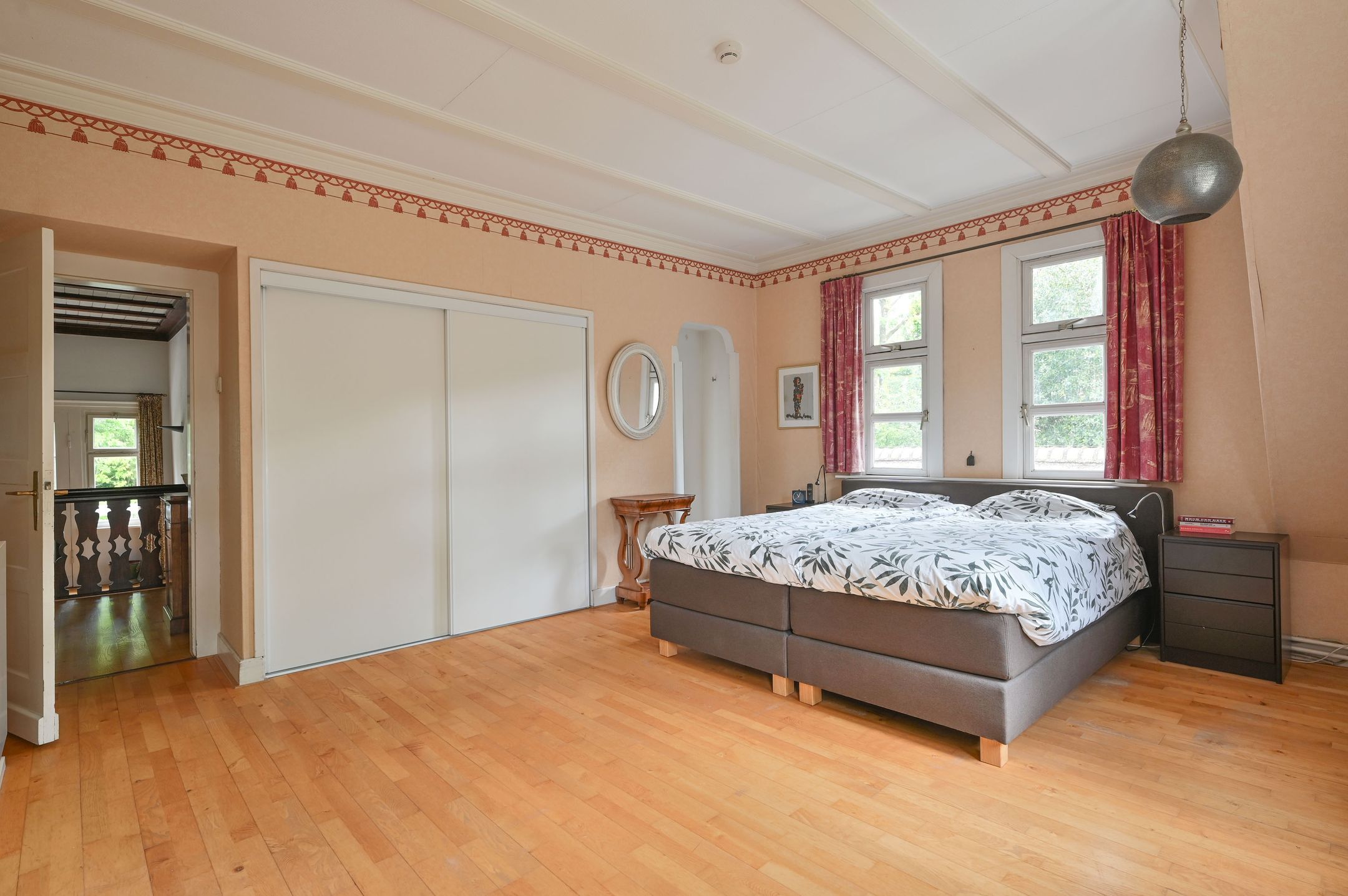 Photo 21 of Naarderstraat 311