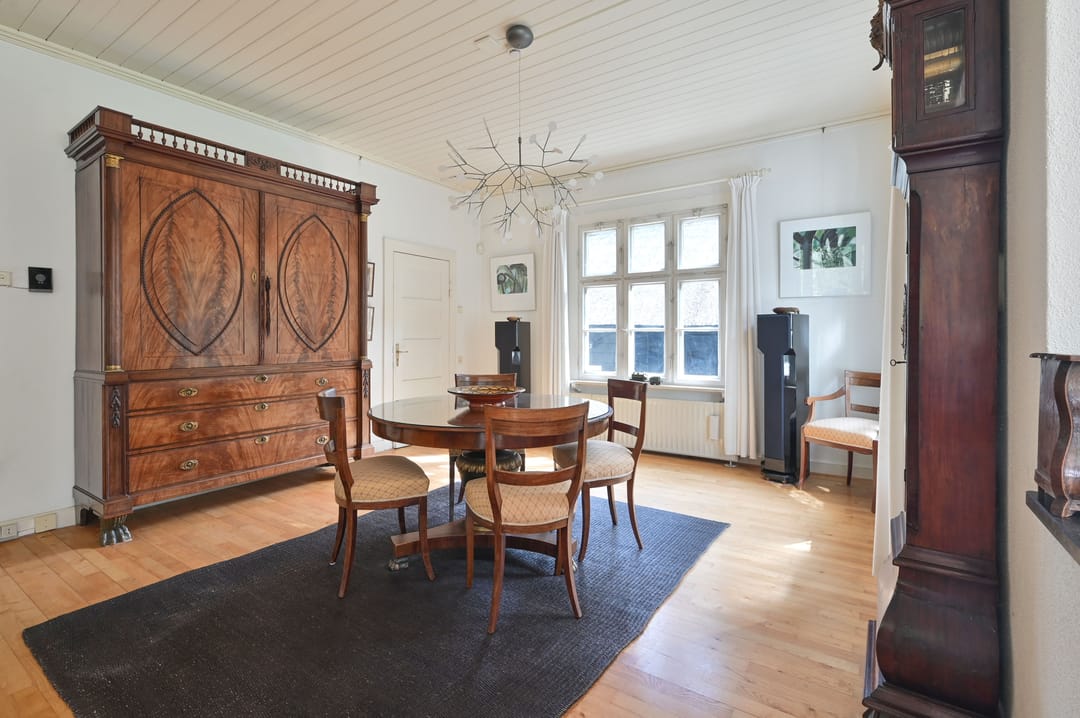 Photo 11 of Naarderstraat 311