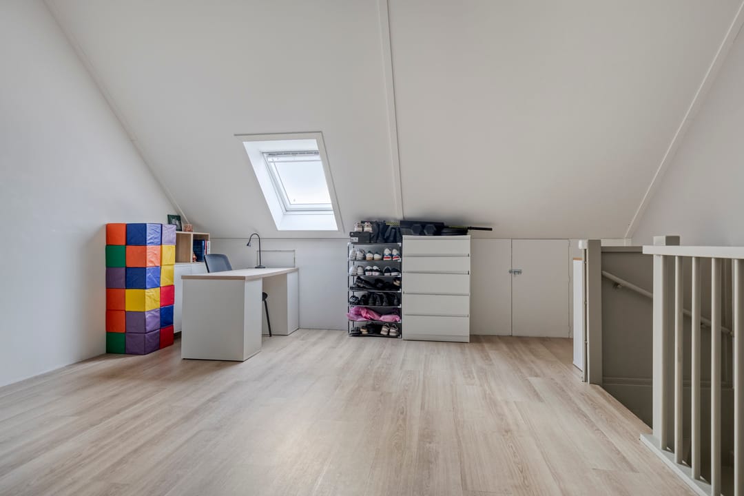 Photo 32 of Zwaluwstraat 17