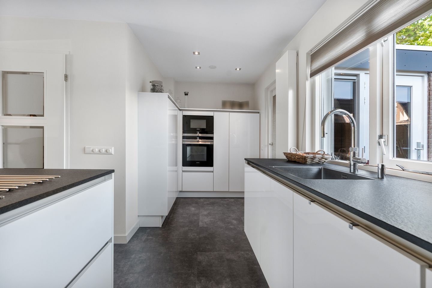 Photo 14 of Schoutstraat 88
