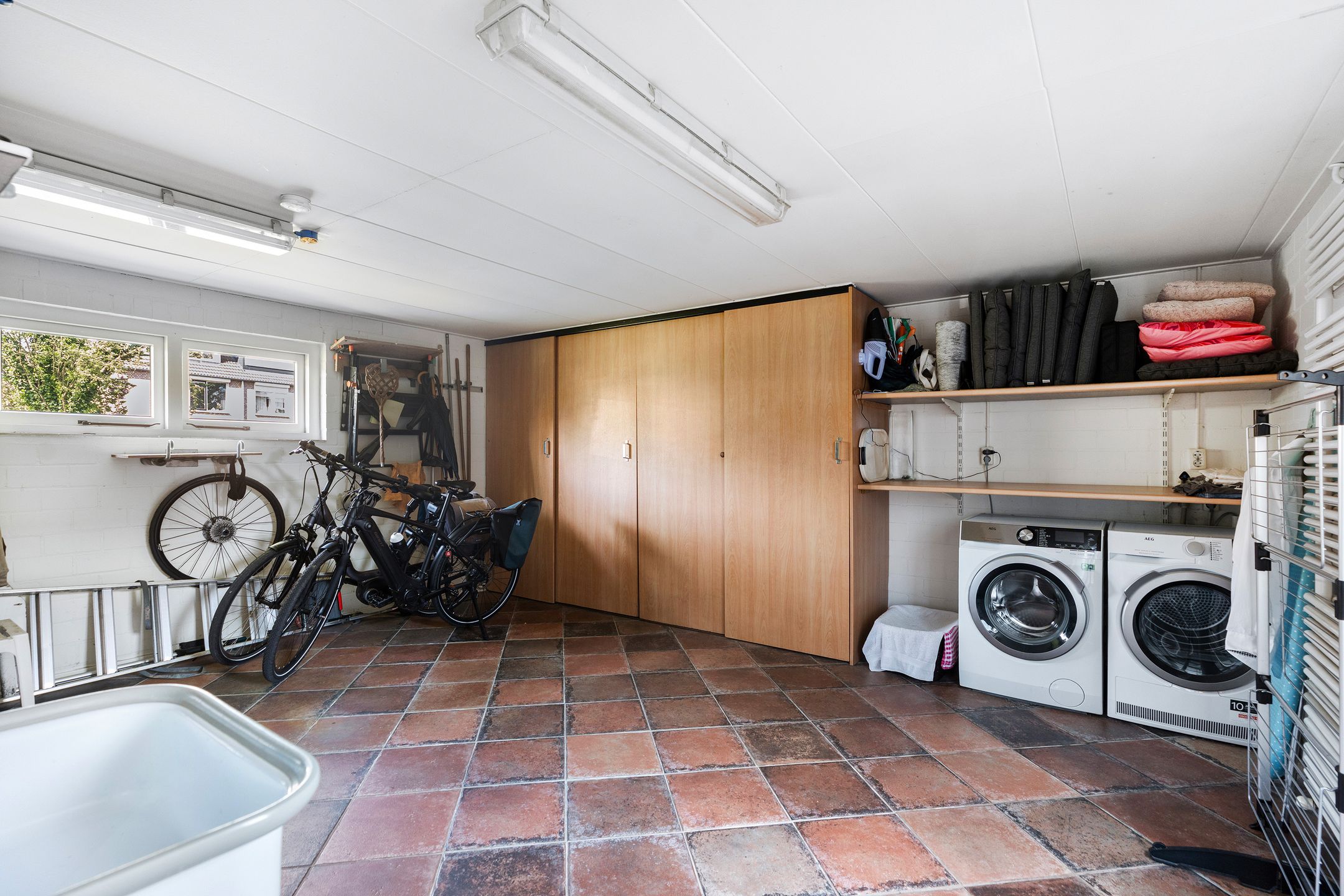 Photo 15 of Schoutstraat 88
