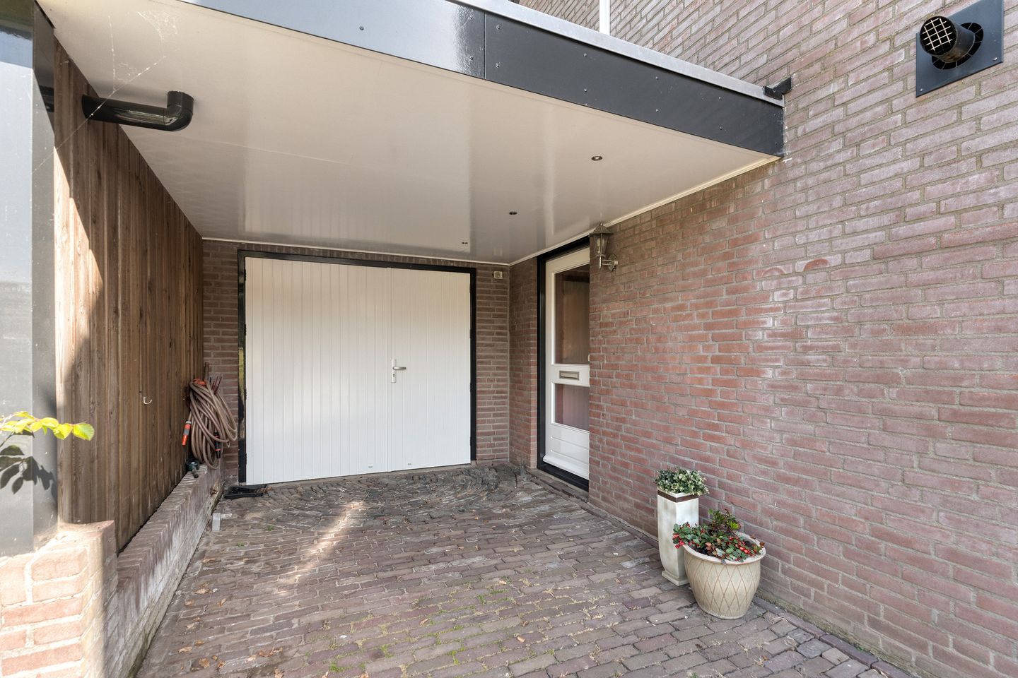 Photo 49 of Schoutstraat 88