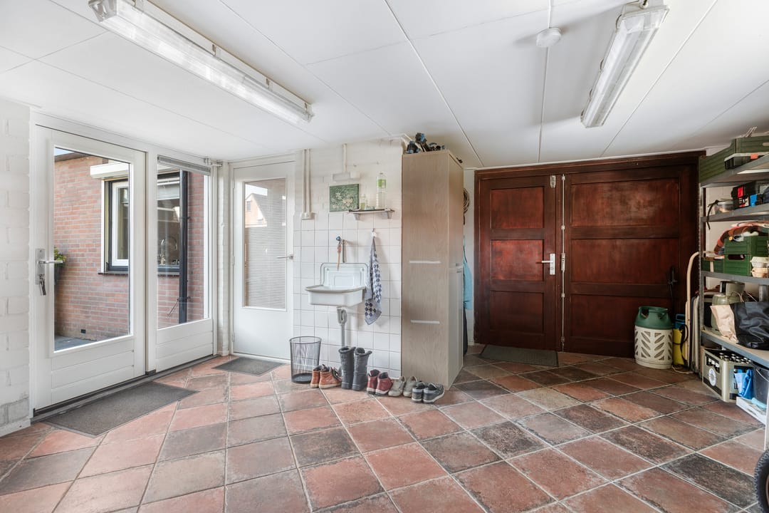 Photo 16 of Schoutstraat 88
