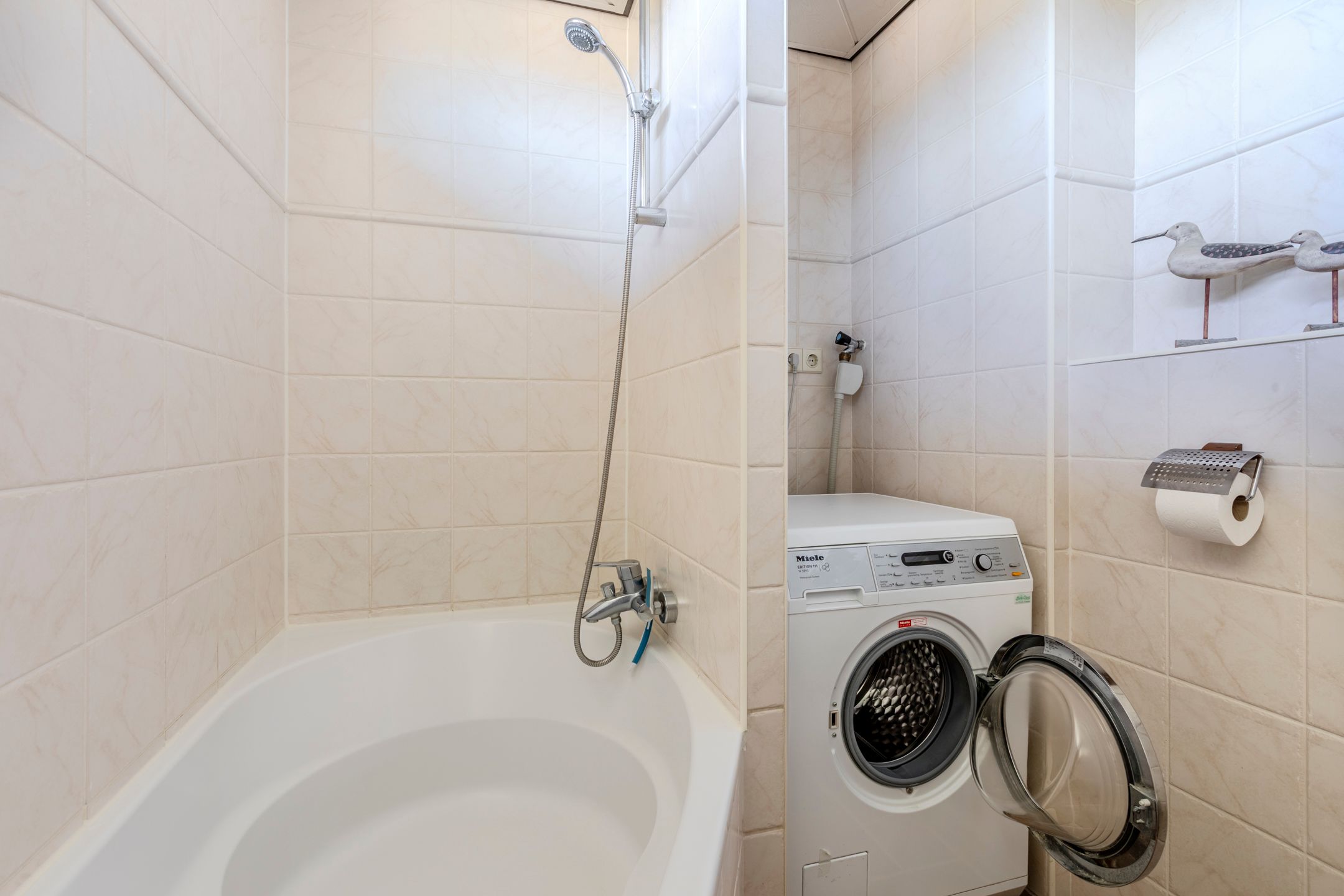 Photo 36 of Petuniastraat 26