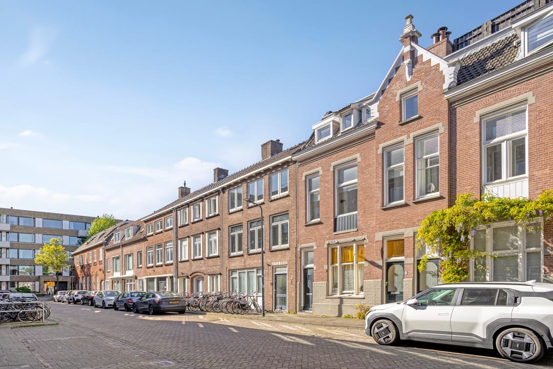 Photo 23 of Maaslandstraat 9