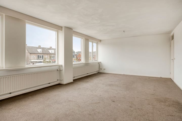 Photo 2 of Piet van Thielplein 24