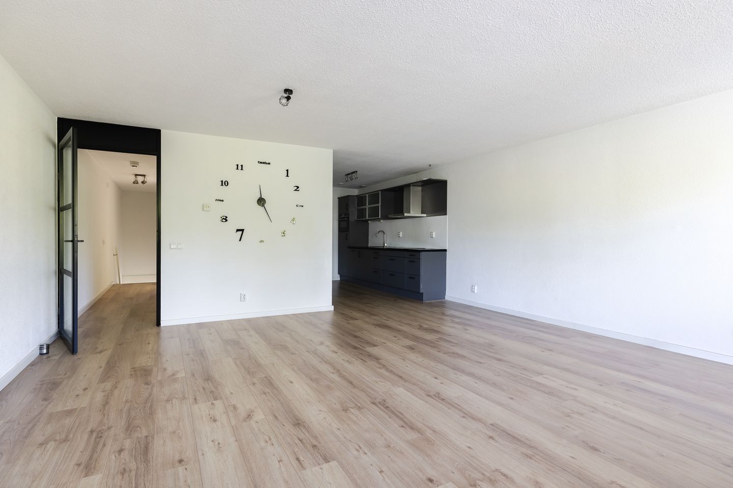 Photo 10 of Renoirstraat 58
