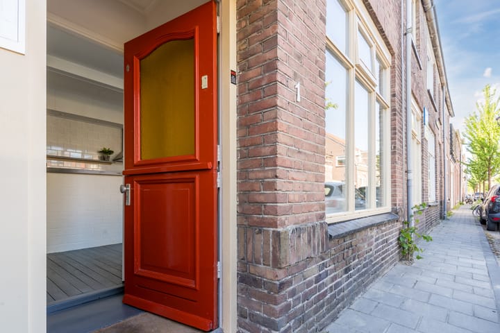 Foto 2 van Prins Hendrikstraat 1