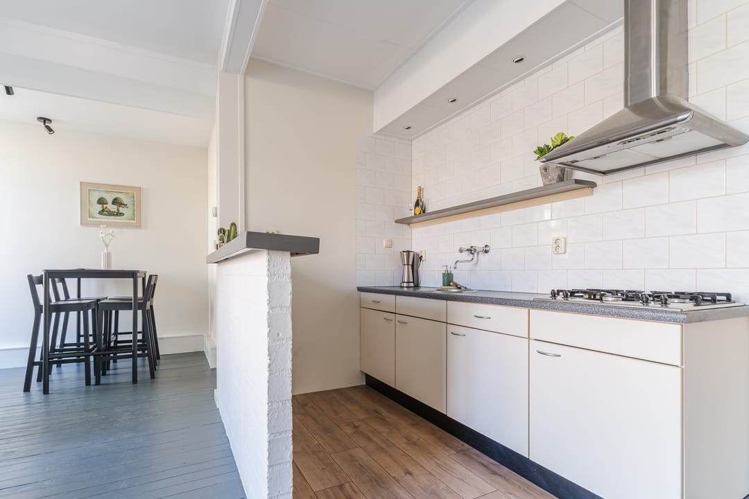 Move-in Ready Ground Floor Apartment in Popular Emmakwartier — 11