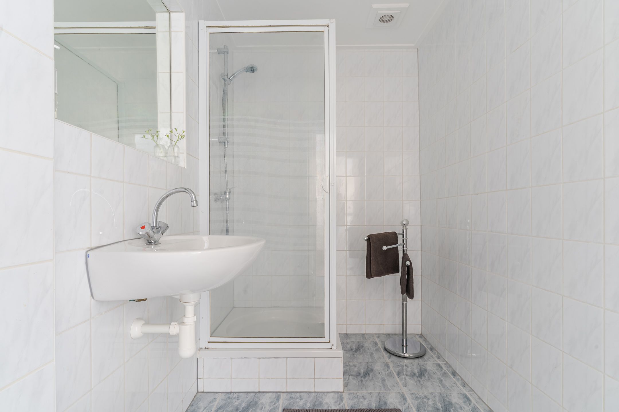 Move-in Ready Ground Floor Apartment in Popular Emmakwartier — 18