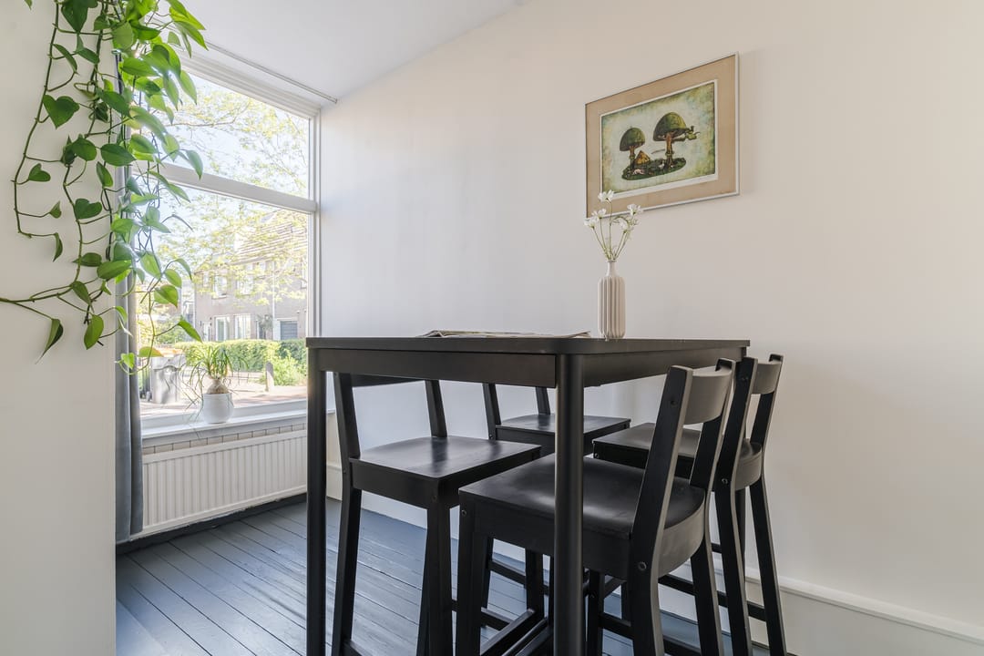 Move-in Ready Ground Floor Apartment in Popular Emmakwartier — 7