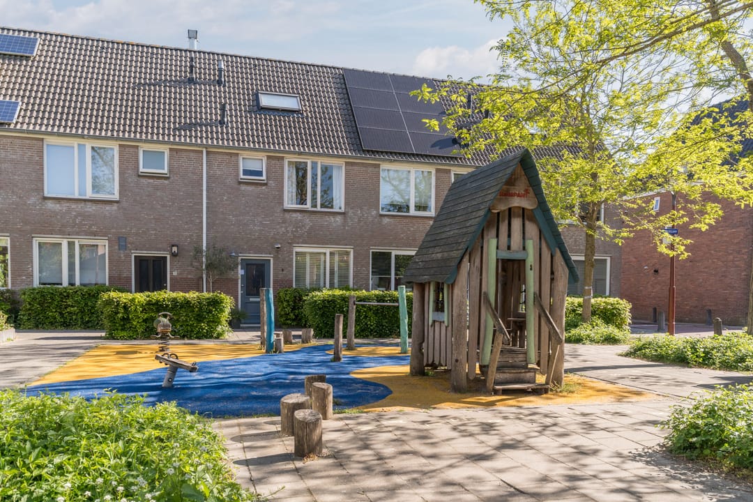 Move-in Ready Ground Floor Apartment in Popular Emmakwartier — 31