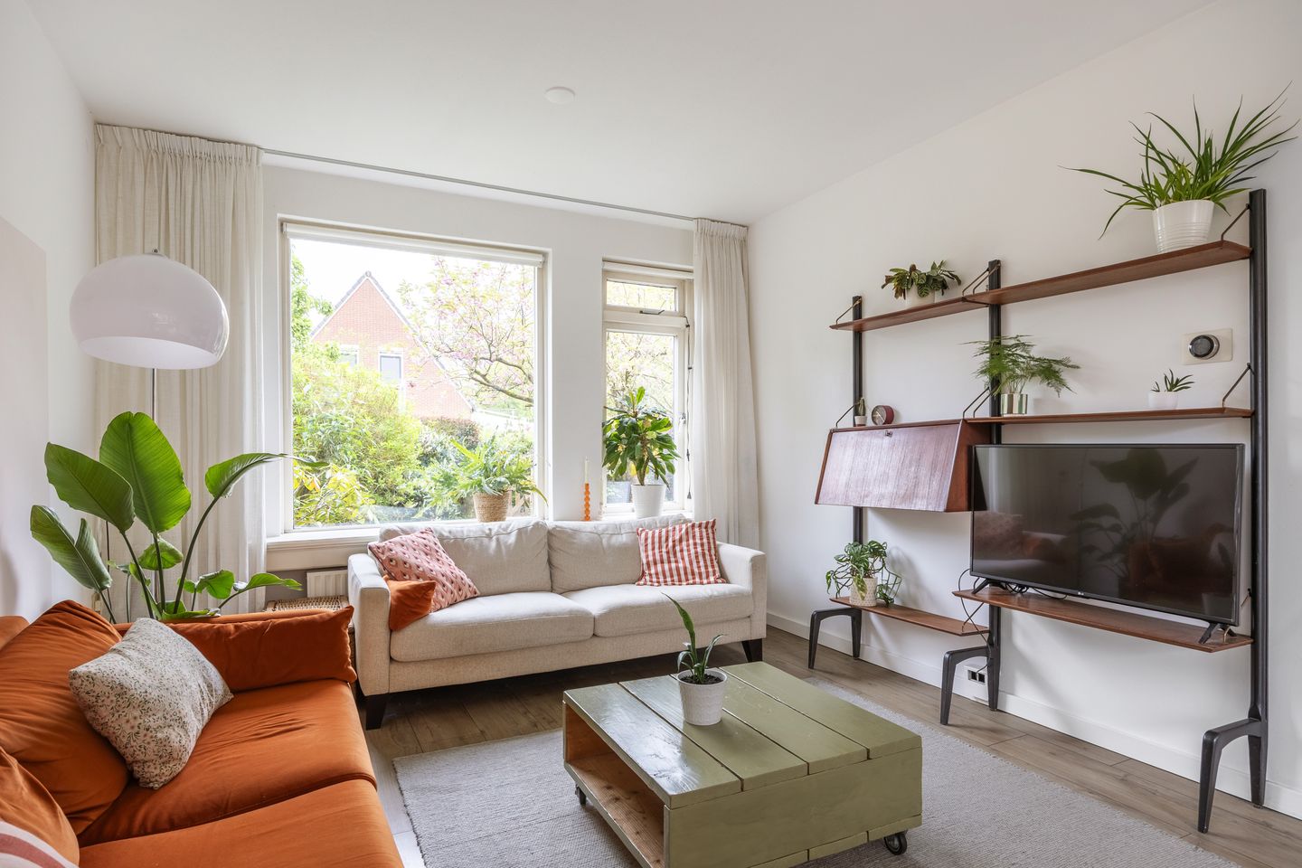 Photo 10 of Dr.M. Noordewierstraat 33