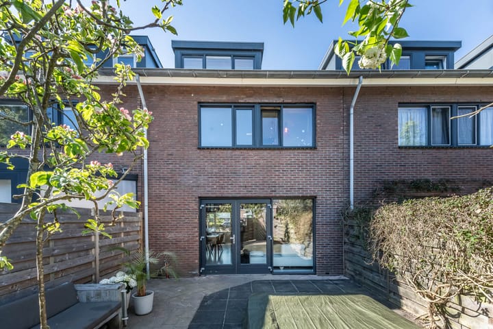 Tussenwoning te koop: Oudeweg 83A, Haarlem