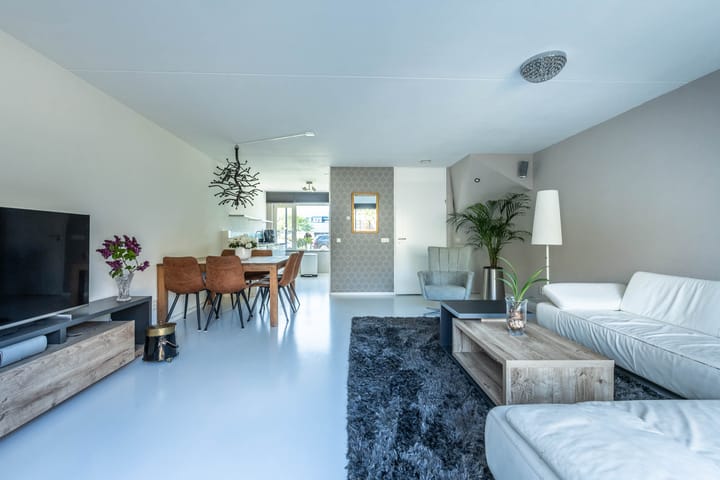 Tussenwoning te koop: Oudeweg 83A, Haarlem