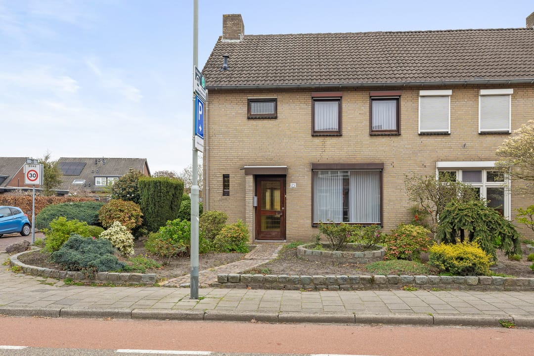 Foto 43 van Pastoor Leursstraat 25
