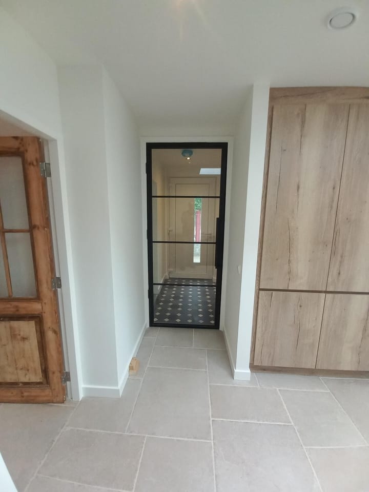Photo 3 of Emmastraat 28-A