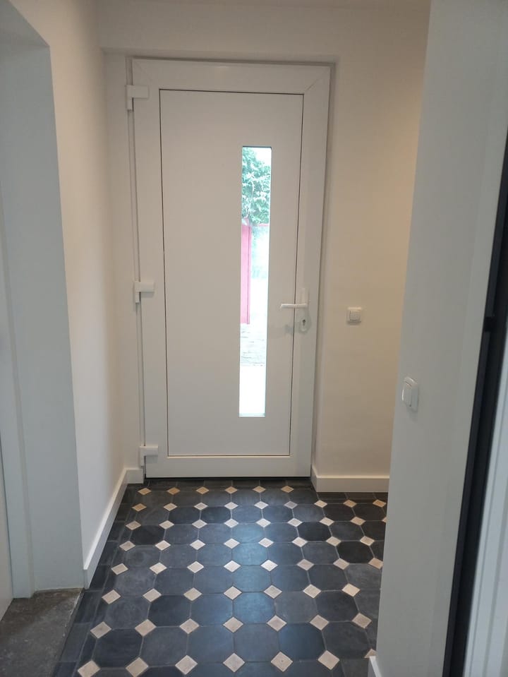 Photo 2 of Emmastraat 28-A