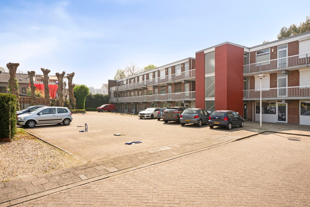 Photo 17 of Dokter van Kleefstraat 24-B
